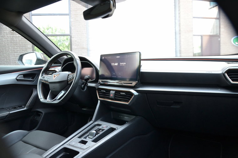Vehicle Image 10