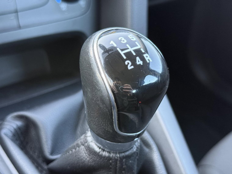 Vehicle Image 24