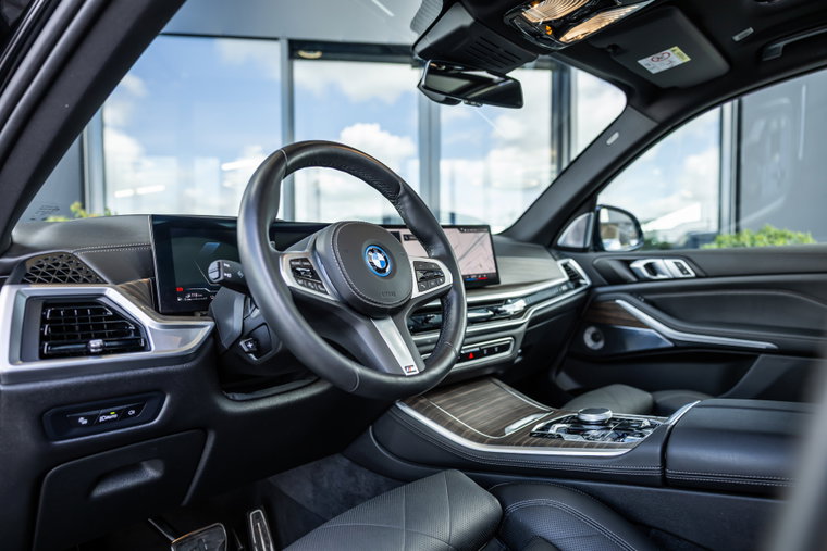 Vehicle Image 7