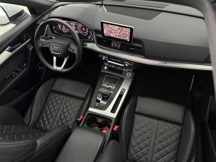 Vehicle Image 19