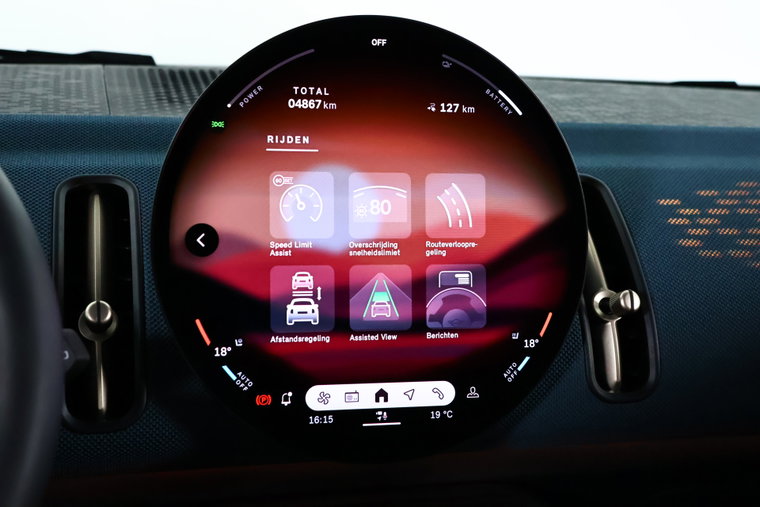 Vehicle Image 29