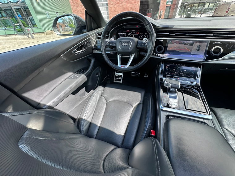 Vehicle Image 25