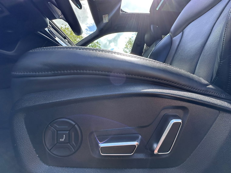 Vehicle Image 39