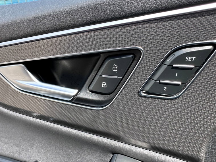 Vehicle Image 40