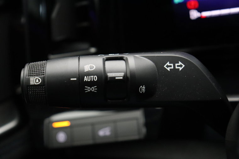 Vehicle Image 28