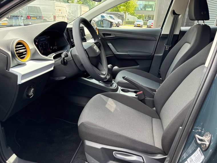 Vehicle Image 6