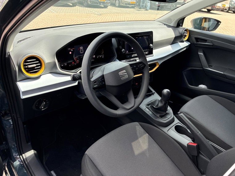 Vehicle Image 9