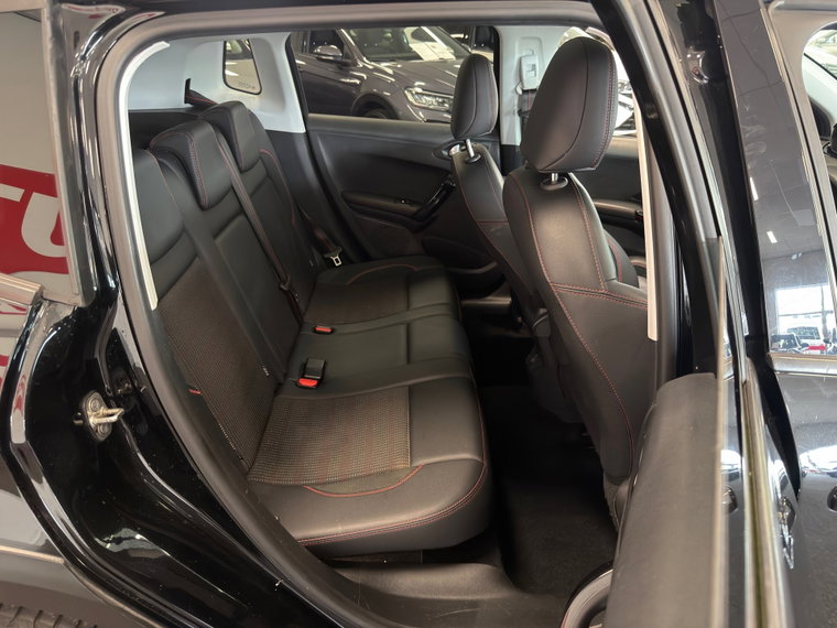 Vehicle Image 13