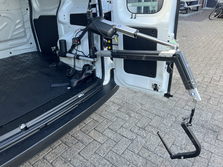 Vehicle Image 18