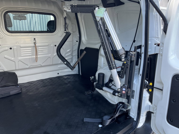Vehicle Image 27
