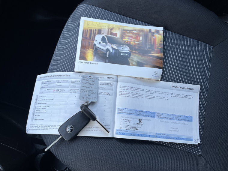 Vehicle Image 38
