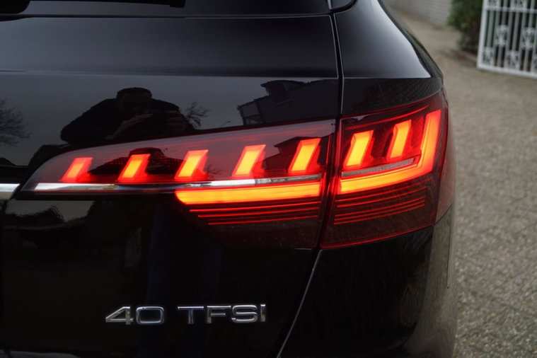 Vehicle Image 32