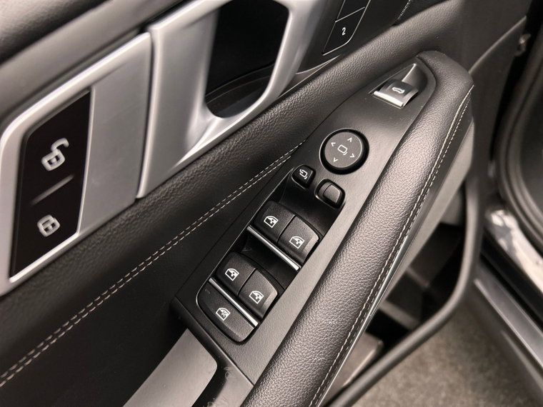 Vehicle Image 36