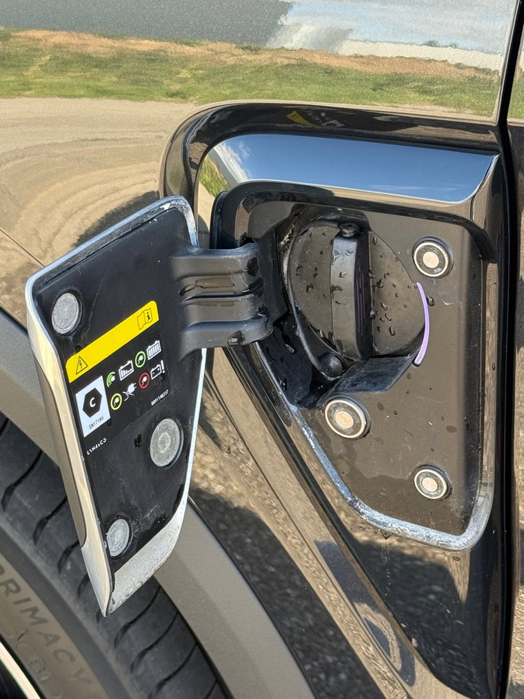 Vehicle Image 22
