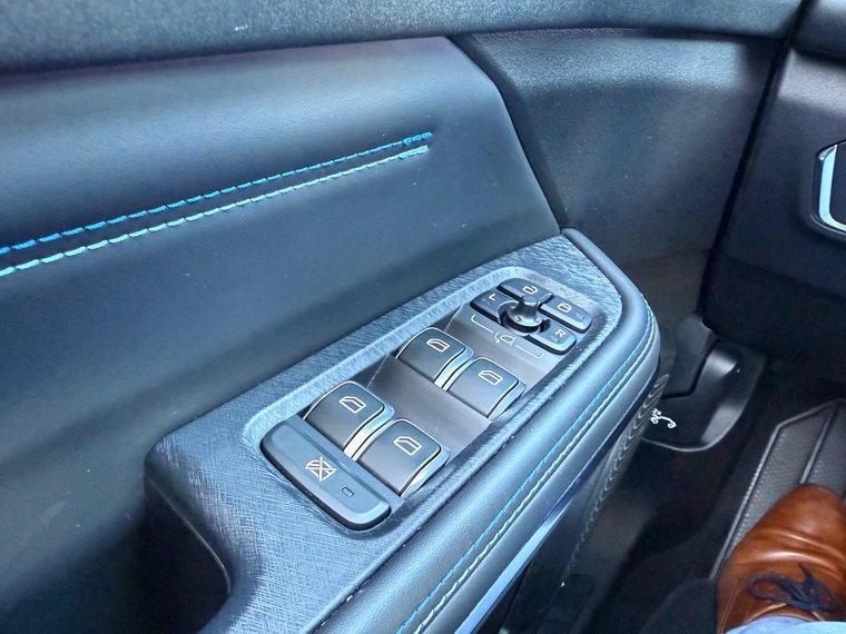 Vehicle Image 27