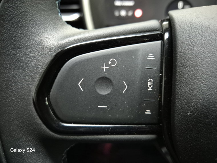 Vehicle Image 40