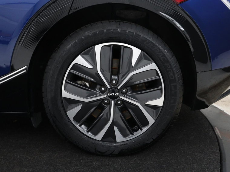 Vehicle Image 37