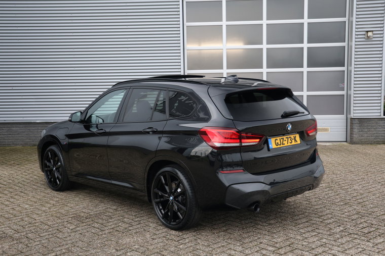 Vehicle Image 23