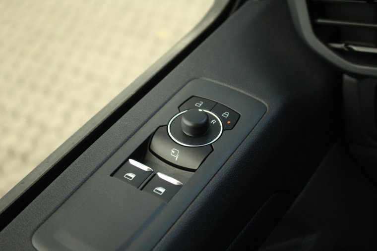Vehicle Image 26