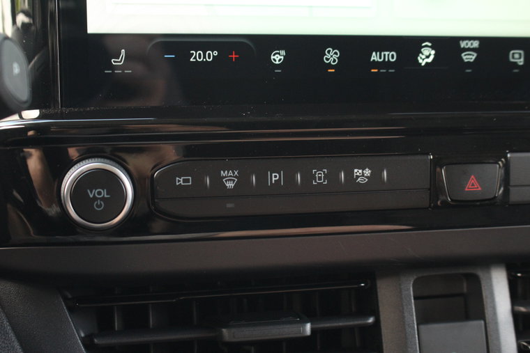 Vehicle Image 38