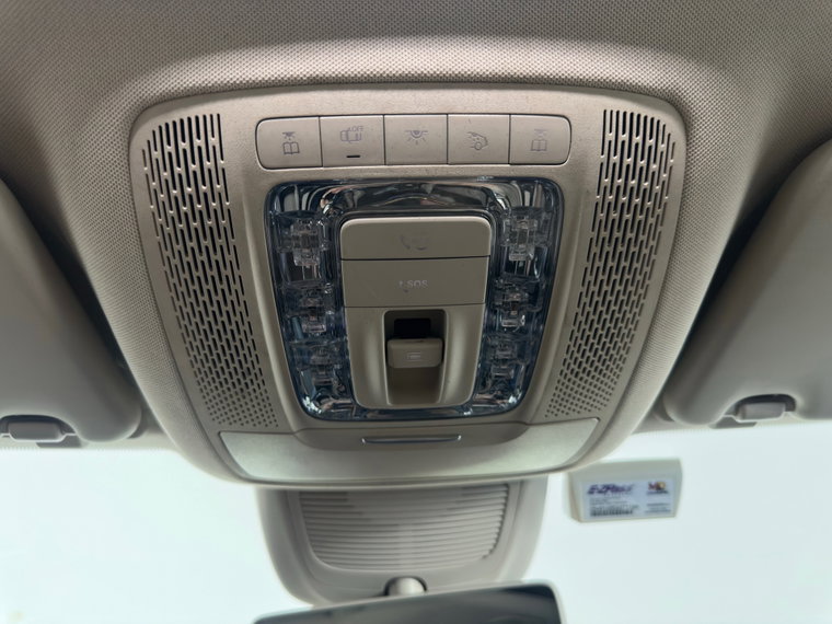 Vehicle Image 32