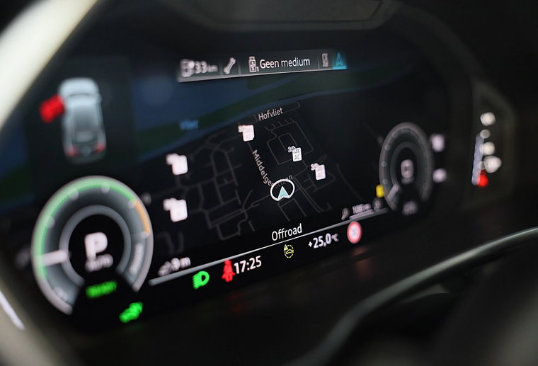 Vehicle Image 8