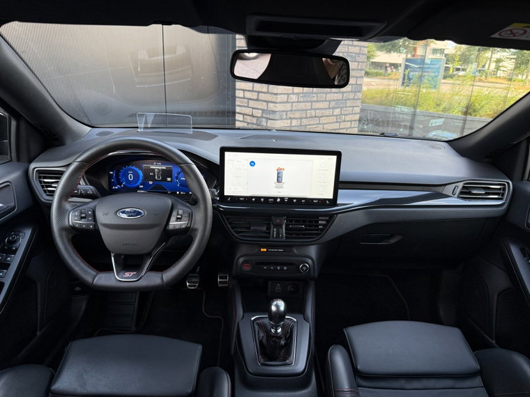 Vehicle Image 25
