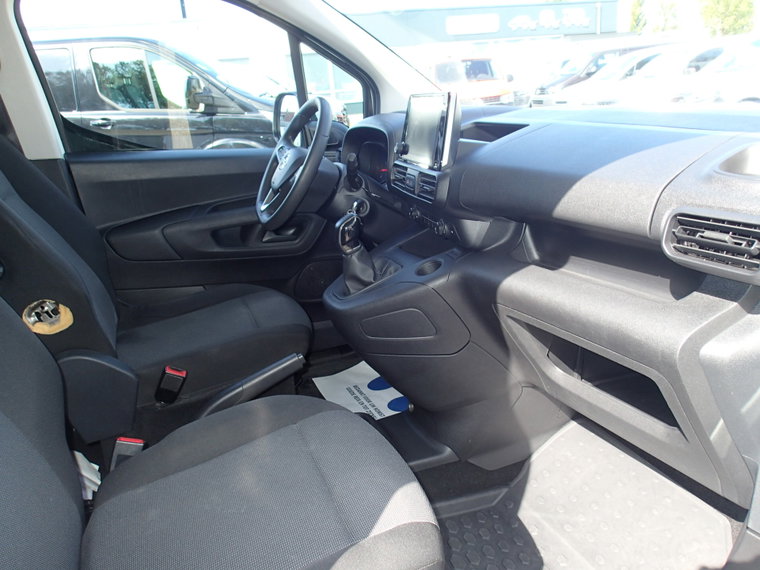 Vehicle Image 22