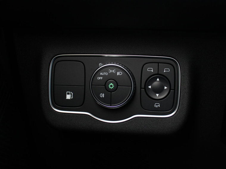 Vehicle Image 42