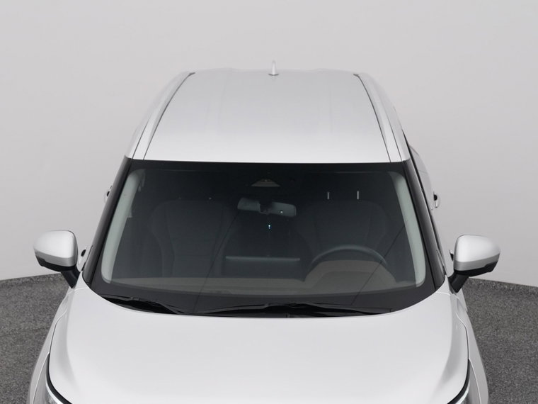 Vehicle Image 32