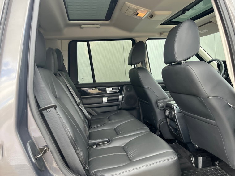Vehicle Image 25