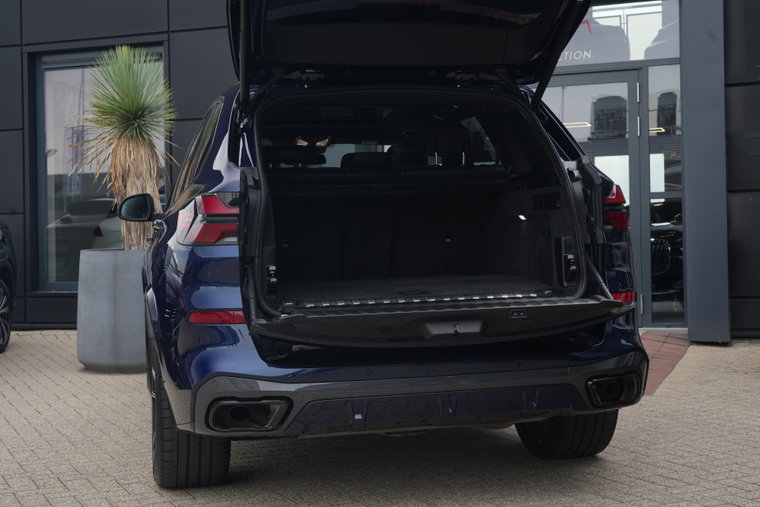 Vehicle Image 38
