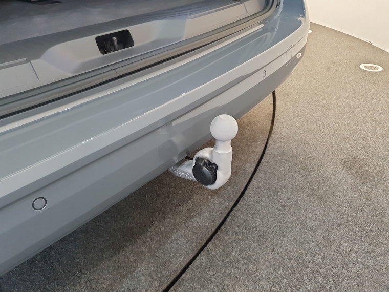 Vehicle Image 28
