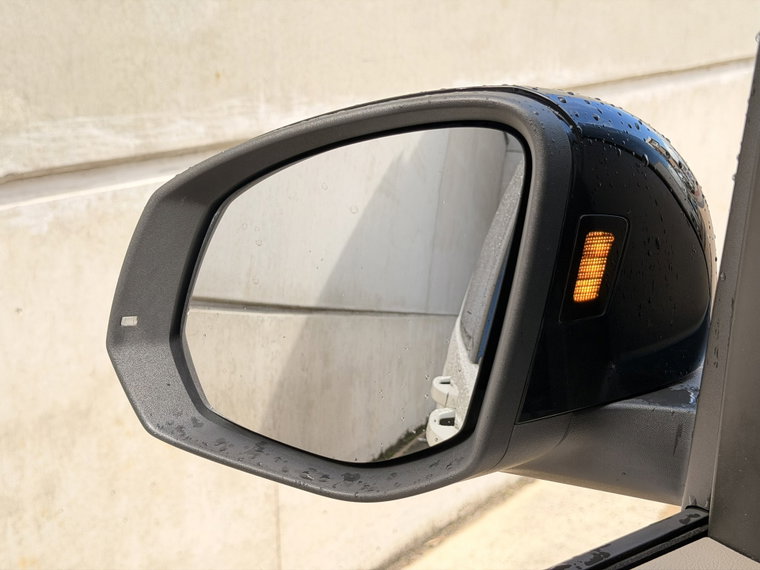 Vehicle Image 28