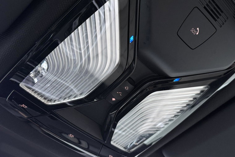Vehicle Image 30