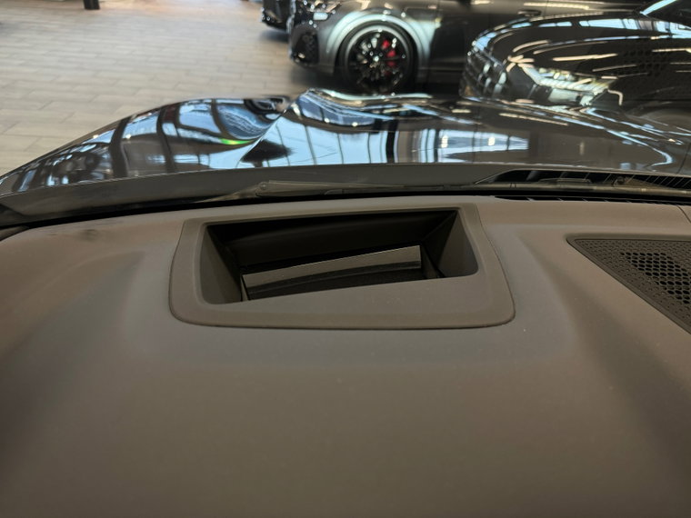 Vehicle Image 33