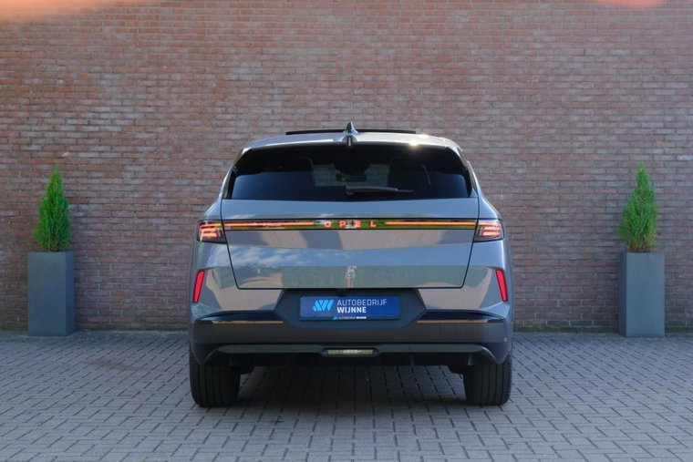 Vehicle Image 35