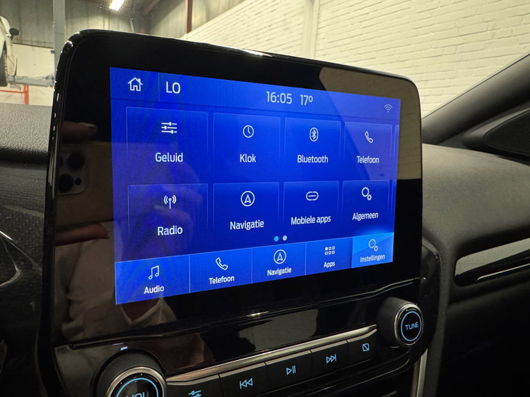 Vehicle Image 18