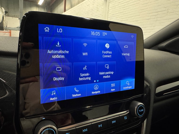 Vehicle Image 19