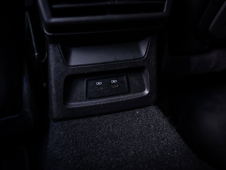 Vehicle Image 33