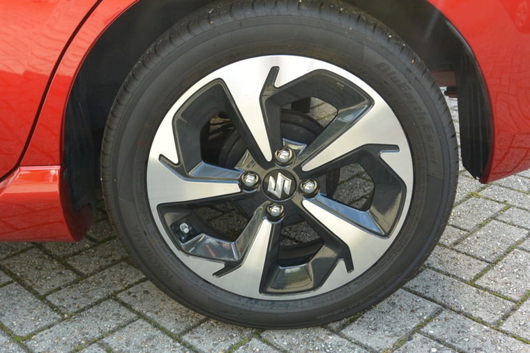 Vehicle Image 15
