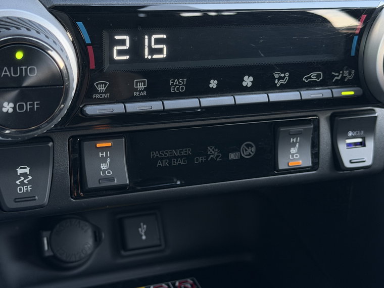 Vehicle Image 29