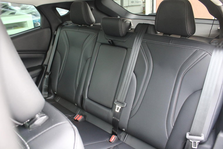Vehicle Image 12