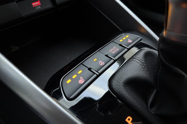 Vehicle Image 23