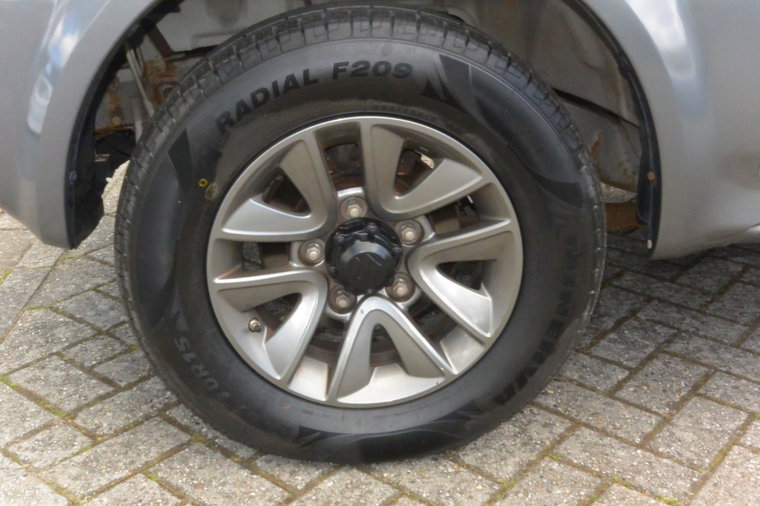 Vehicle Image 12