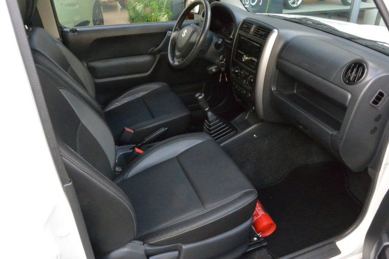 Vehicle Image 16
