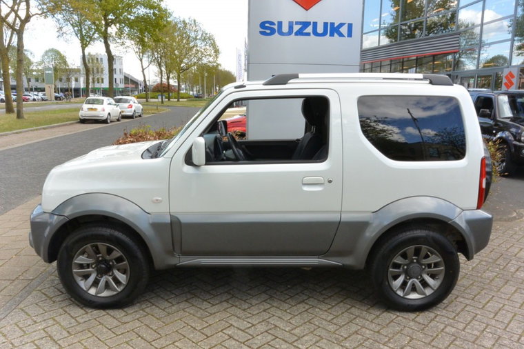 Vehicle Image 4