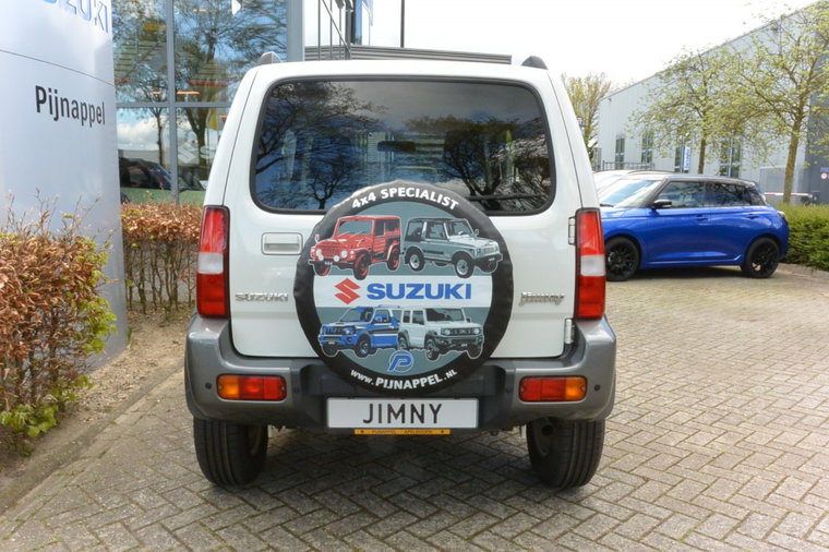 Vehicle Image 6
