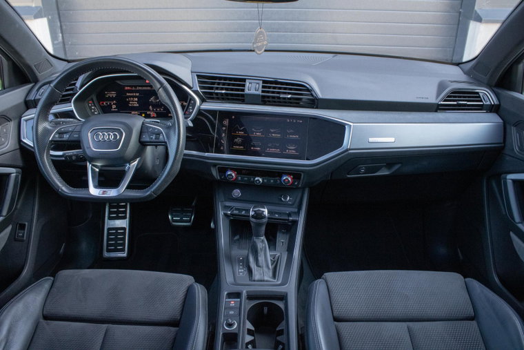 Vehicle Image 15