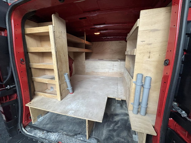 Vehicle Image 12